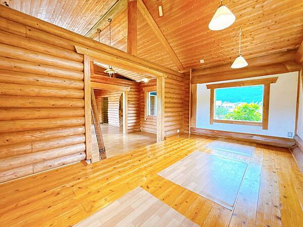 【リフォーム中】リビング予定スペースです。開放感のあるお部屋ですね。