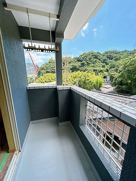 【リフォーム中】ベランダです、洗濯物も干せます。ベランダの波板は交換しました。