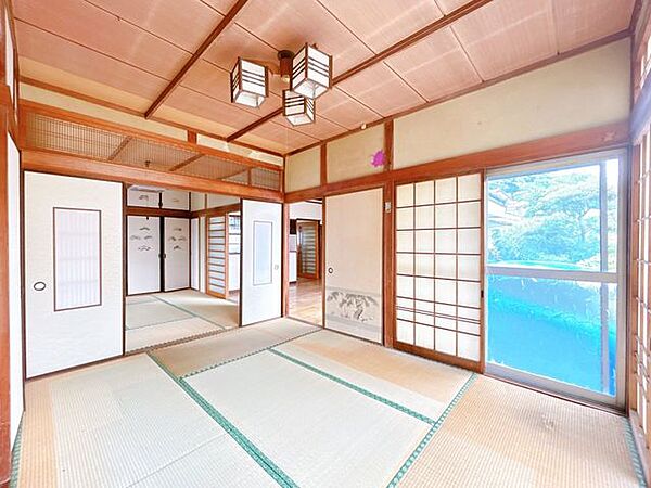【現況販売】南側約6帖和室です。