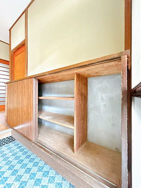 【現況販売】玄関靴箱です。