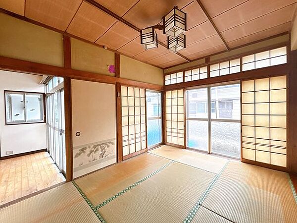 【現況販売】南側約6帖の和室です。