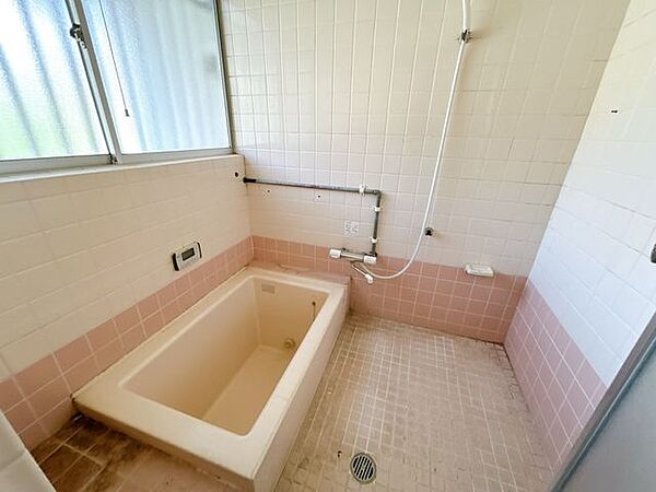【内外装リフォーム予定】汗を流し、一日の疲れもすっきりしますね。