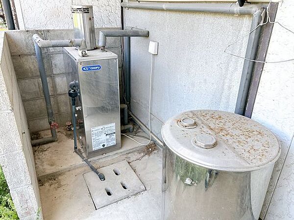 【期間限定現況販売】給湯器です。