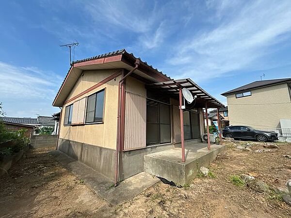 庭木を伐採してスッキリしました。
