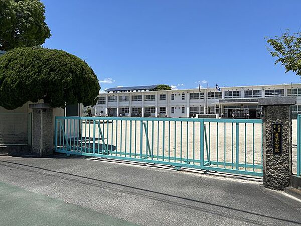 久留米市立青木小学校まで1500メートル（徒歩19分）です。
