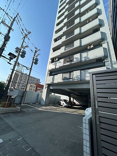 マンションの間口も幅広で進入がしやすいです