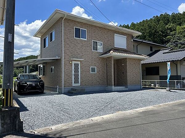 【リフォーム済】駐車場。駐車3台可能です。