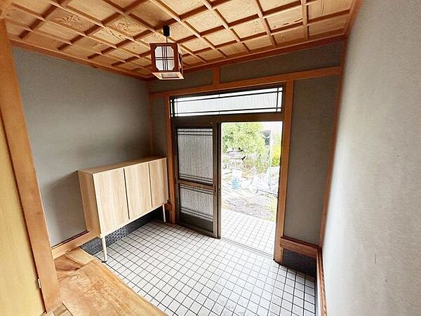 【リフォーム中9/19】玄関内観です。