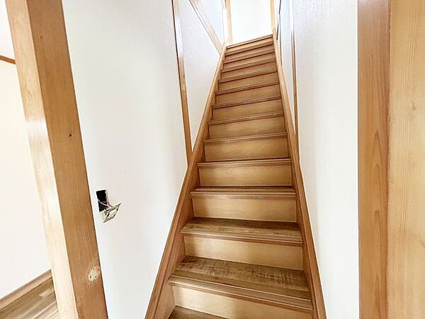【リフォーム中9/19】階段です。手摺の新品交換予定です。