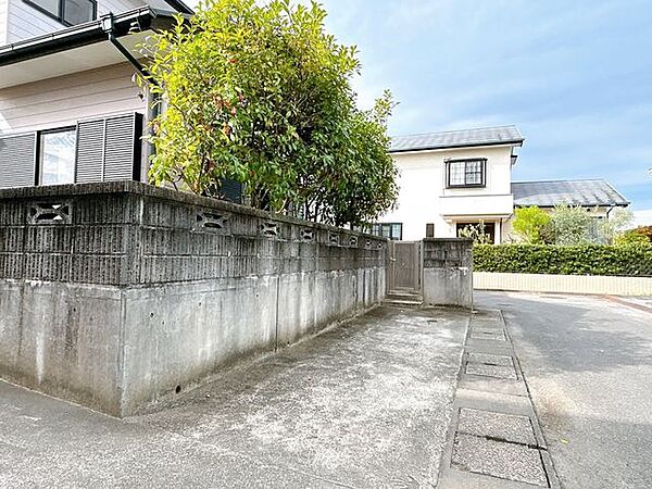 【リフォーム完成済】横付駐車場写真です。