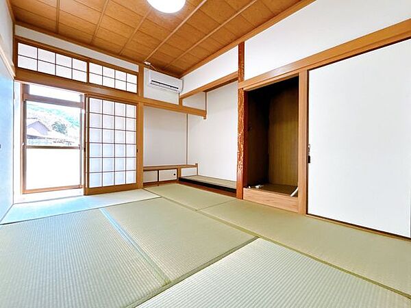 【リフォーム済】1階和室です。畳の表替え、襖の張替え、クロス張替えを行いました。