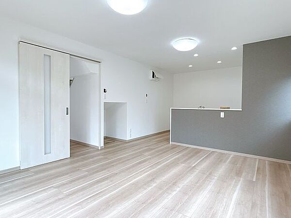 【リフォーム済】リフォーム工事で約14帖のリビングを備えた4LDKの住宅へ生まれ変わりました。