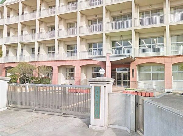 【周辺環境】大分市立鶴崎中学校まで約1.8ｋｍ（徒歩約23分）です。 1800m
