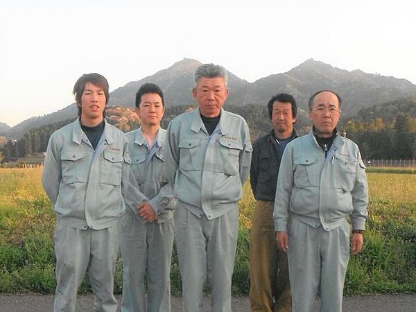 リフォーム業者さんです。ベテランの職人さんが住まれる方のことを考え丁寧に作業して頂きました。