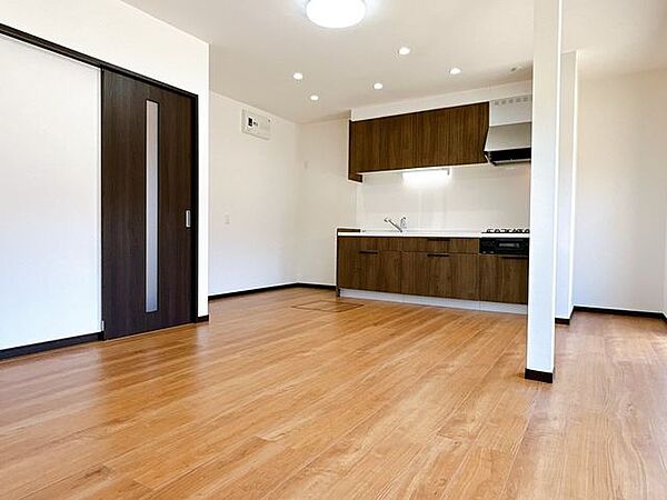 【リフォーム済】リフォーム工事で約14帖のリビングを備えた4LDKの住宅へ生まれ変わりました。