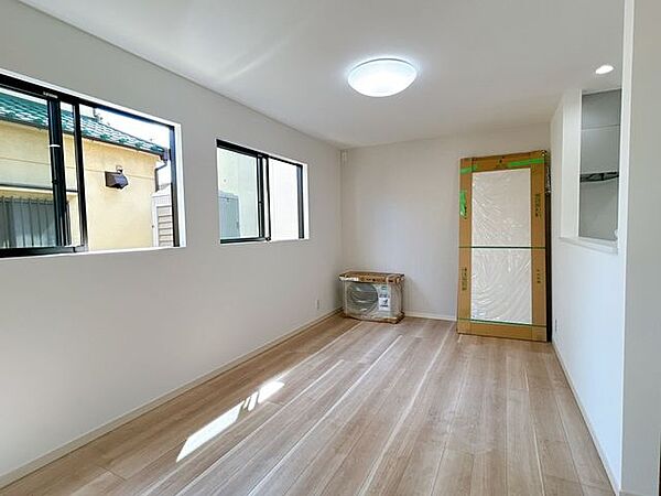 【リフォーム中7.28撮影】キッチン写真です。キッチンを含め気になる水回り設備はすべて交換いたします。