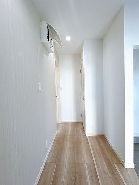 【リフォーム中8.22撮影】1階廊下です。