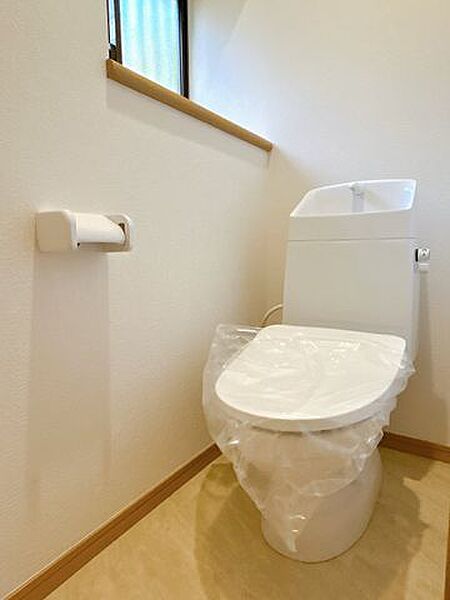 【リフォーム後】トイレはジャニス製の物に新品交換いたしました。