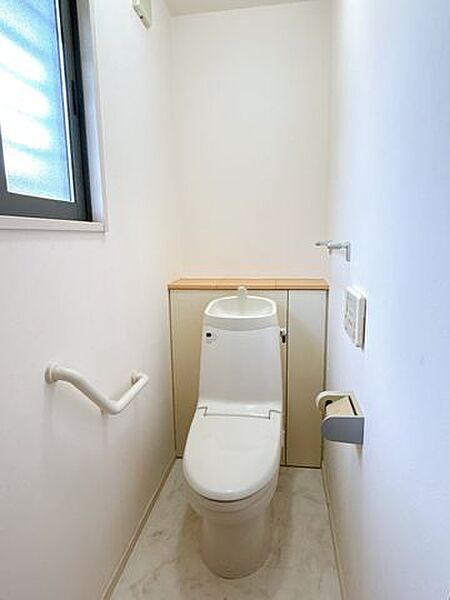 【8/17まで現況販売】1階トイレ写真です。ハウスクリーニングを行いました。