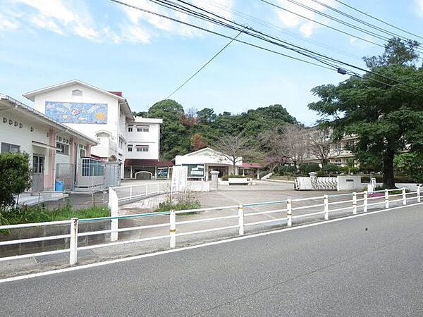 ローソン 延岡松原町二丁目店 土々呂中学校まで1300ｍ。車で4分。 800m