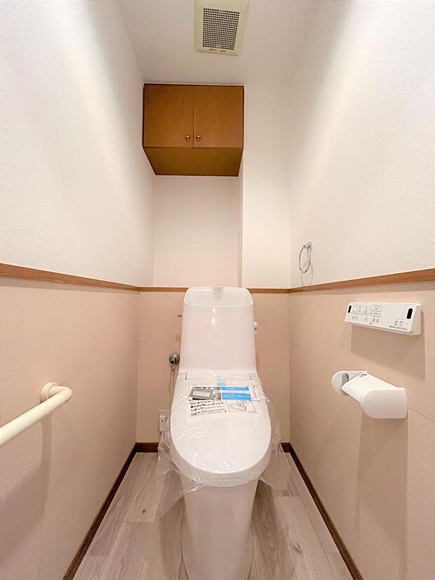 【トイレ：リフォーム済】トイレです。トイレはLIXIL製のトイレに新品交換しました。