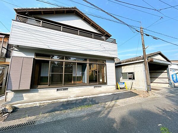価格には消費税、リフォーム費用を含みます。自社物件につき随時ご案内可能。内覧希望の方はお電話ください。