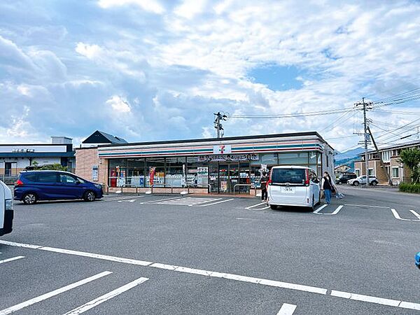 【周辺環境】セブンイレブン日南星倉6丁目店 様まで約1300ｍ（徒歩約17分）です。