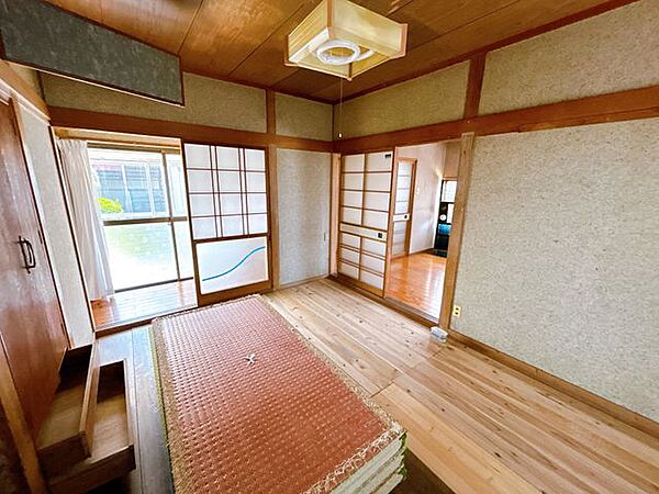 【現況写真　6/13撮影】キッチン南側の和室です。