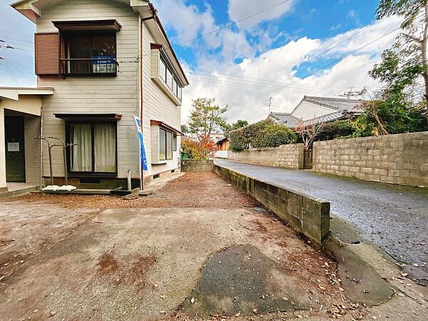 【リフォーム中】駐車場は間口拡張予定。カーポート撤去します。