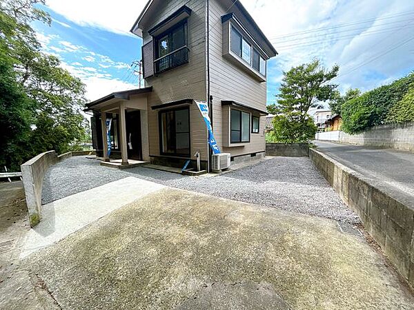 【リフォーム済】駐車場は間口拡張しました。お車が駐車しやすくなりました。