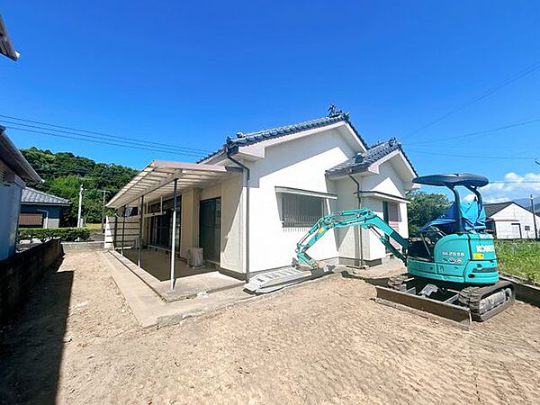 【リフォーム中】屋根と外壁は塗装実施予定。外観からキレイに生まれ変わります。