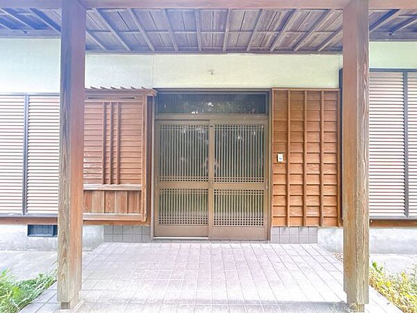 玄関を拡大表示