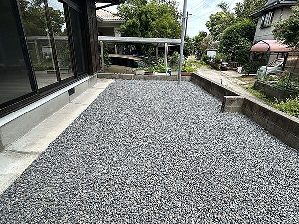 【リフォーム後写真】除草後はすっきりとした印象になりました。