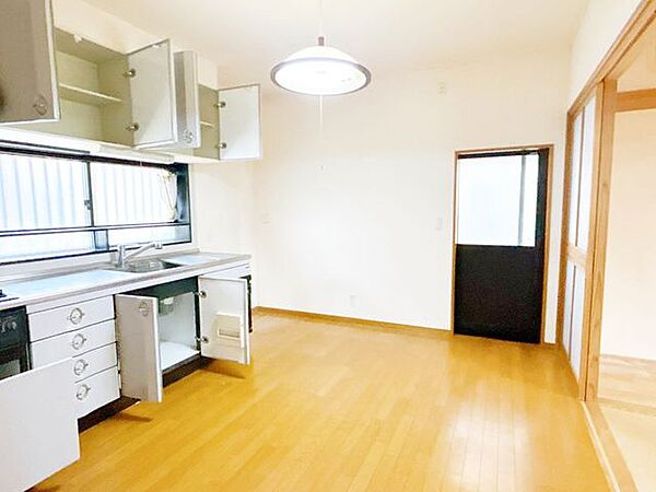 【現況】キッチンの別角度です。