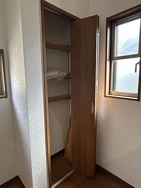 【現況】キッチン裏の収納です。