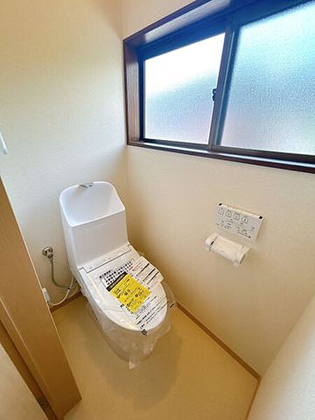 【リフォーム後】2階にもトイレがあるため、混雑を防ぐことができます。
