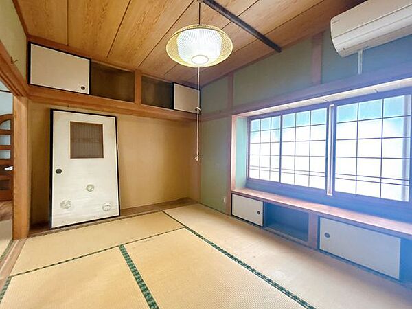 北東側6帖和室（別アングル）