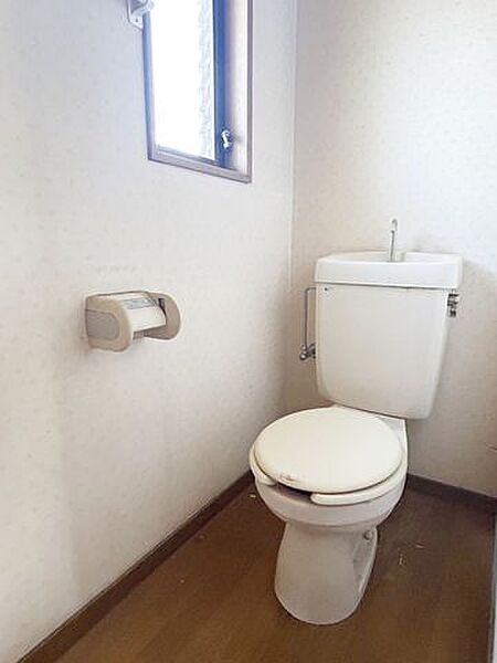 トイレは新品に交換予定です。水回り設備が新品なのは気持ちいいですよね。