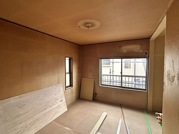 2階の個室は収納がしっかりあります。3部屋ともクロスを張り分けるので、お好みの部屋をご家族で選んでみるのもいいですね。