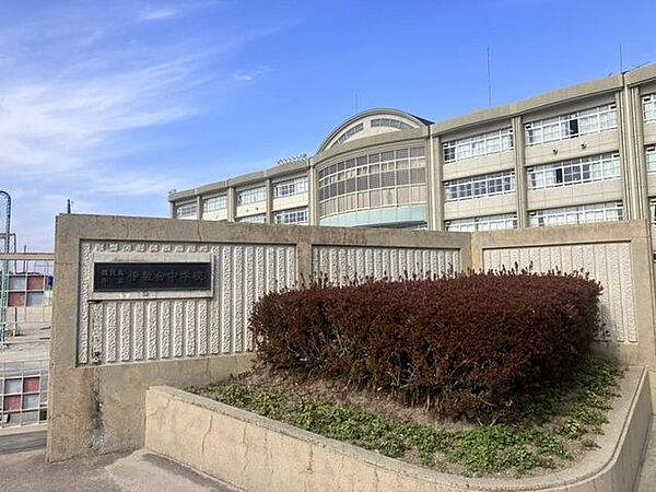 鹿児島市立伊敷台中学校 徒歩10分。 750m