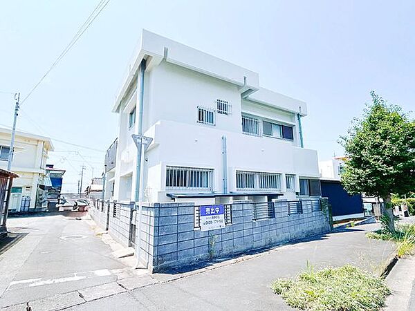 現地外観写真です。外壁の塗装を行いました。