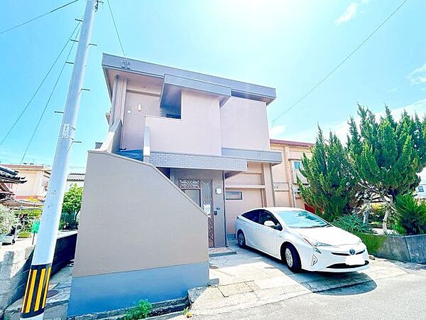 【リフォーム後/駐車場】玄関が近いため荷物も多い雨の日でも、ぬれずにお家へ運べるのは安心ですね。
