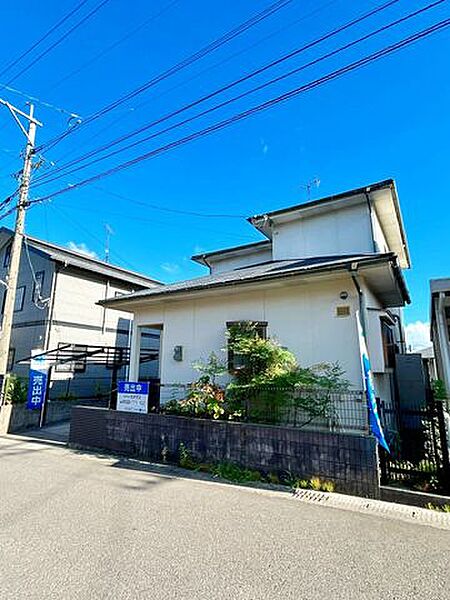 【現況販売】外観別アングルです。閑静な住宅街に位置しております。