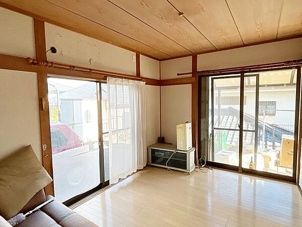 【リフォーム中】西側6帖洋室です。ダイニングキッチンとつなげてLDKに変更予定です。一家団らんの暖かい空間となりそうですね。