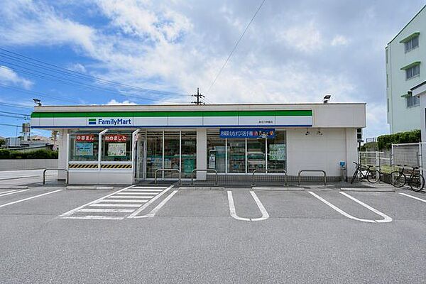 【周辺環境】ファミリーマート具志川仲嶺店まで710ｍ(徒歩9分)