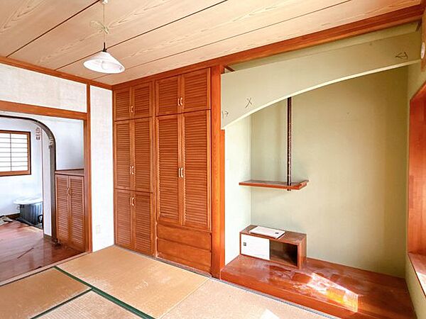 【リフォーム中】10/2更新。和室です。玄関横に位置しており、客間としていかがでしょうか。
