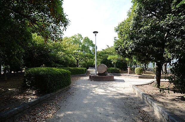 【公園】上の池公園まで263ｍ