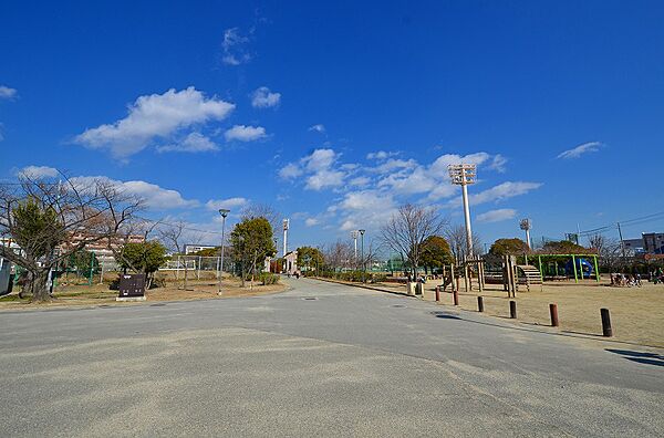 画像19:【公園】西宮中央運動公園まで485ｍ