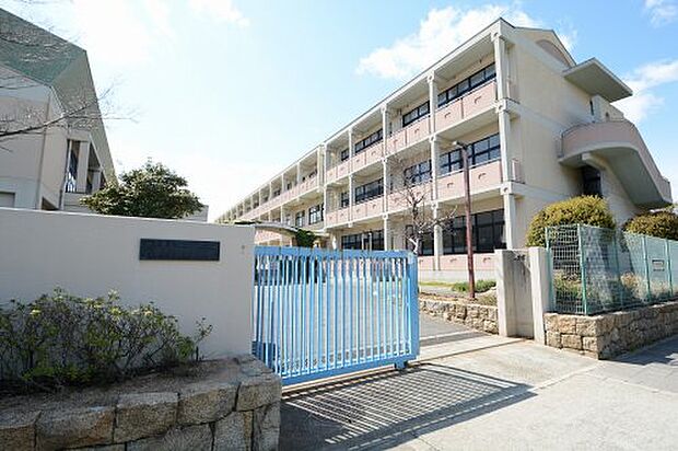 【小学校】神戸市立六甲アイランド小学校まで598ｍ