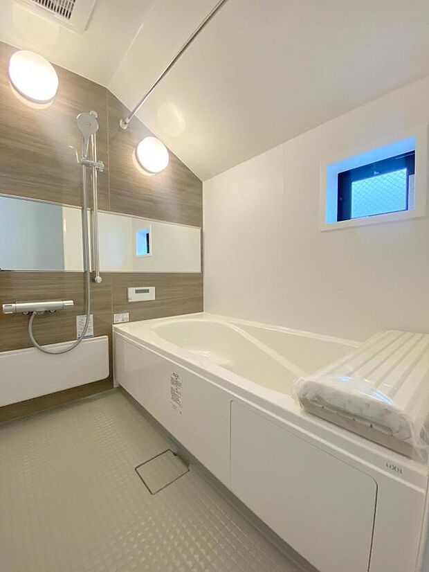■くつろぎの1坪浴室、追い焚き機能＆浴室暖房乾燥機付き